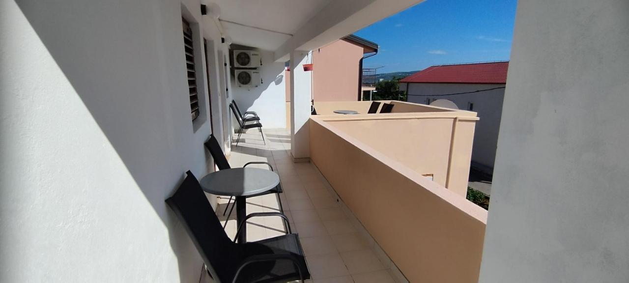Apartments Andela Стариград-Пакленица Екстериор снимка